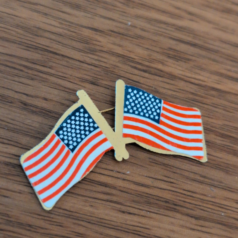 Vintage Crossed American Flag Lapel Pin Patriotic USA Double Brooch Gold Tone
